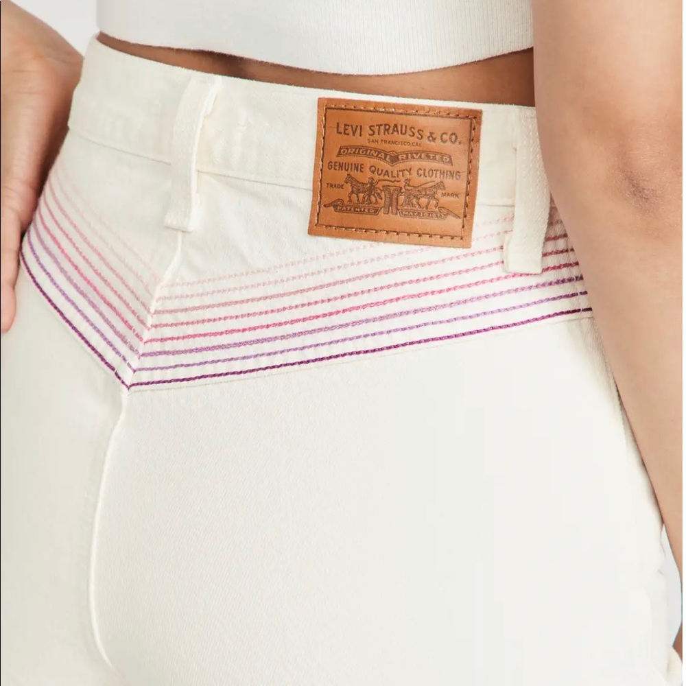 Levi’s Women’s Ribcage Straight Ankle Jeans Chasing Rainbows Ecru Size 31X29 NWT